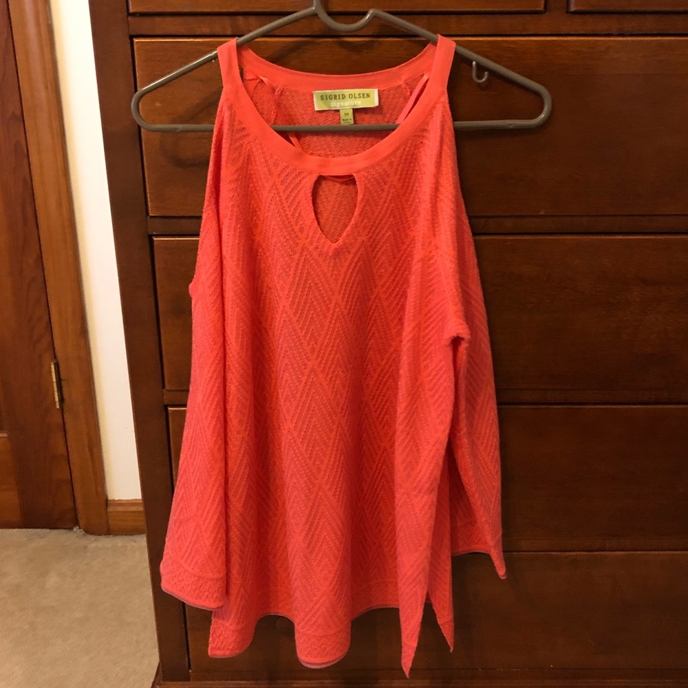Lightweight pink sweater with cut out shoulders